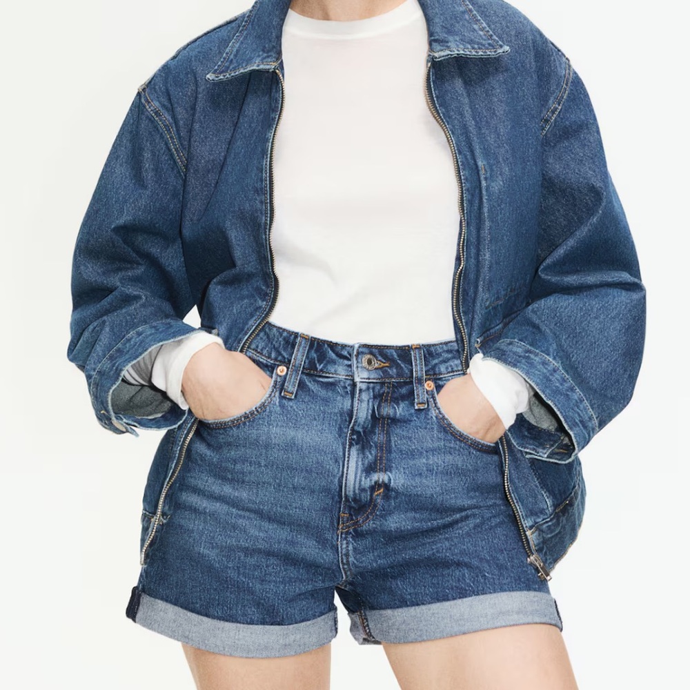 &DENIM MOM ULTRA HIGH DENIM SHORTS - Size 6